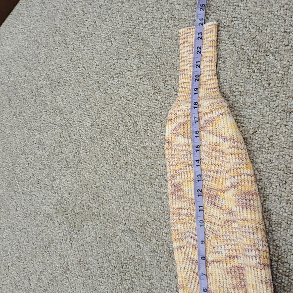 Sofia Vergara Sweater NWOT - Picture 9 of 11